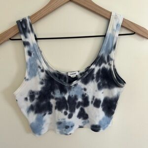 Tie-Dye scope neck going out top